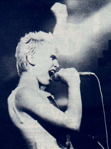 Billy Idol leads the Roundhouse rabble - (Dont Care Collection)